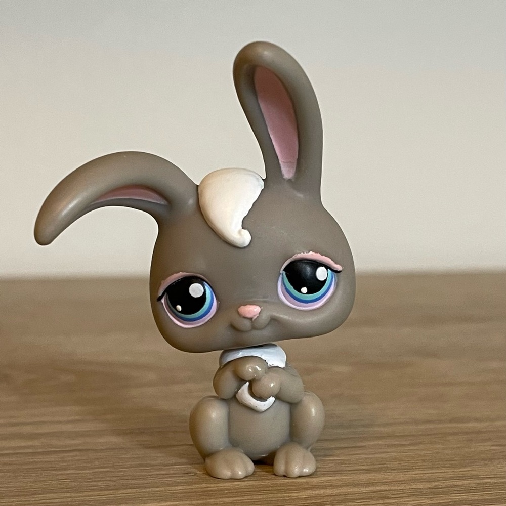 2004 Littlest Pet Shop Bunny Rabbit